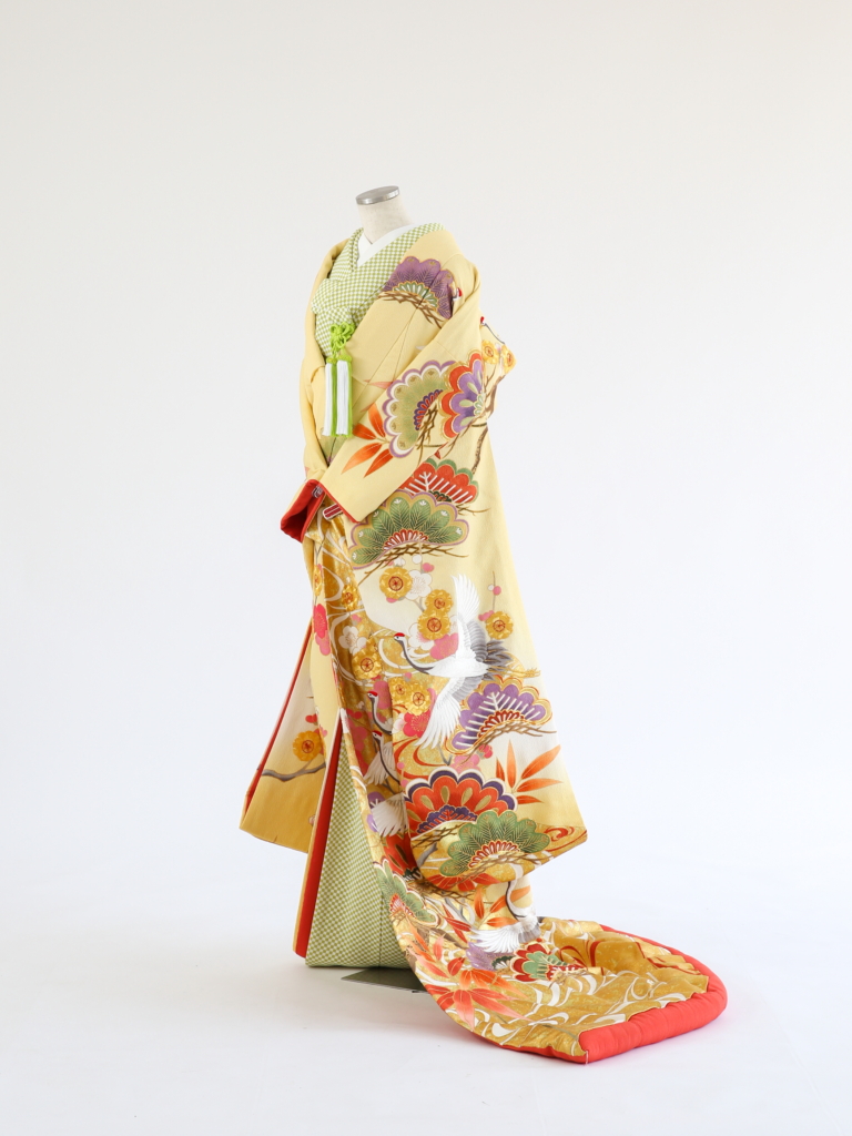 からし色　和柄の色打掛